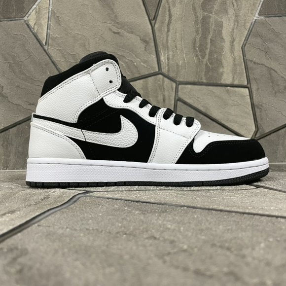 Air Jordan 1 Mid AJ1
